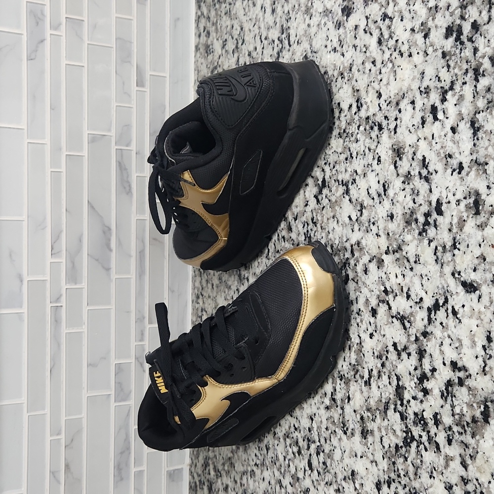 Black & Gold Nike Air Max 90 Essential Running Shoes sz 8.5 sneakers 537384-058
